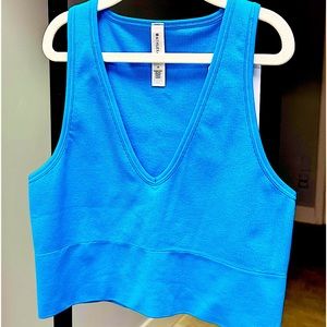 Athleta medium crop tank